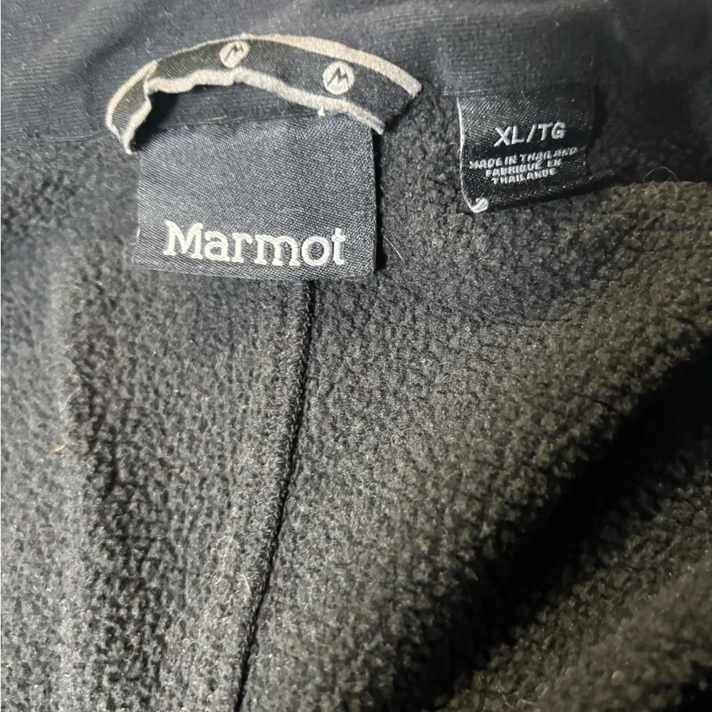 Marmot Men's Black 1/2 zip pullover jacket